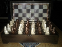 شطرنج با صندوقچه چوبی مناسب کادو هدیه دکوری بازی