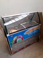 انواع یخچال تاپینگ بستنی