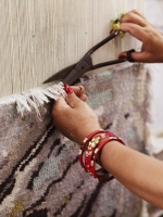 آموزش قالیبافی و گلیم بافی و فروش ابزار بافت و نخ و نقشه